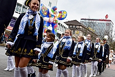 Auftakt_2023_2024_2023-11-11-_ 0006 Jeckes Treiben auf dem Burgplatz - Nach einem kleine Umzug über die Königstraße in Duisburgs City eröffnete der Hauptausschuss Duisburger Karneval am Elften im...