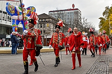 Auftakt_2023_2024_2023-11-11-_ 0014 Jeckes Treiben auf dem Burgplatz - Nach einem kleine Umzug über die Königstraße in Duisburgs City eröffnete der Hauptausschuss Duisburger Karneval am Elften im...